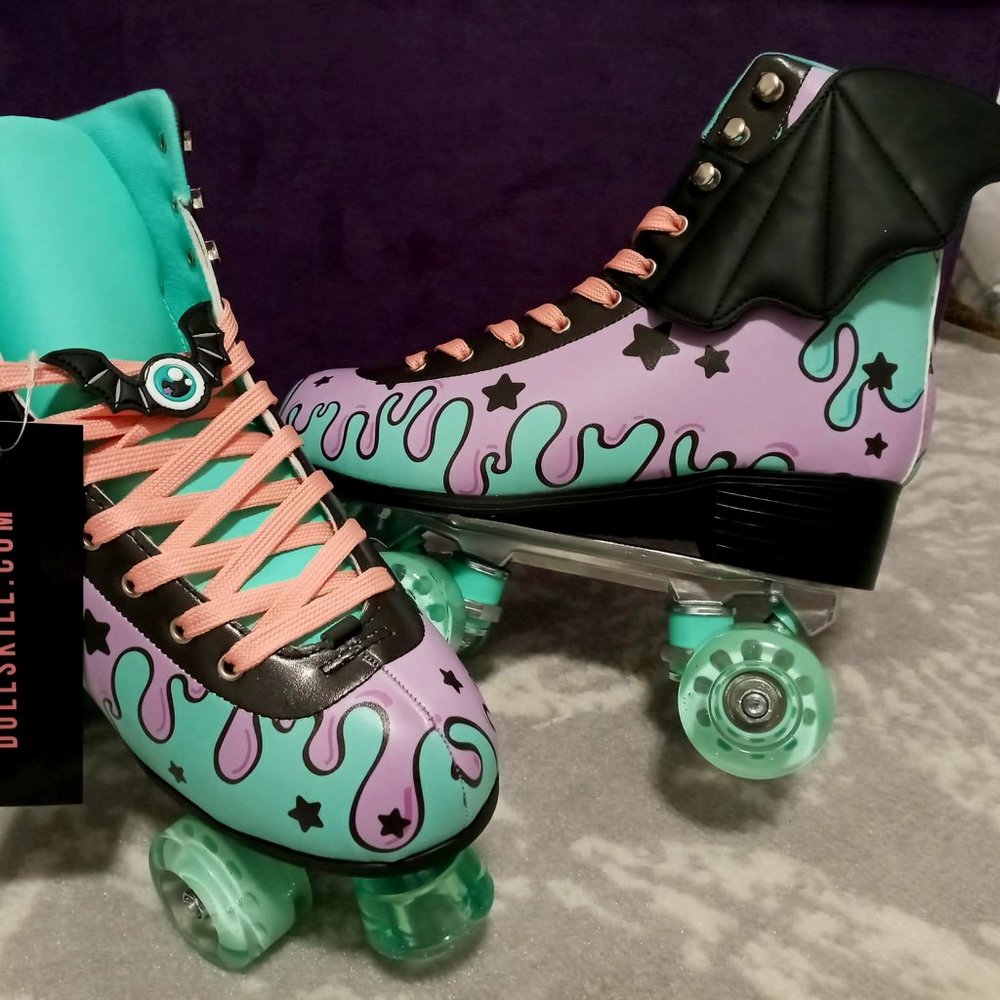 NWT Pastel Goth Bat Wing Drip Roller Skates Size 8